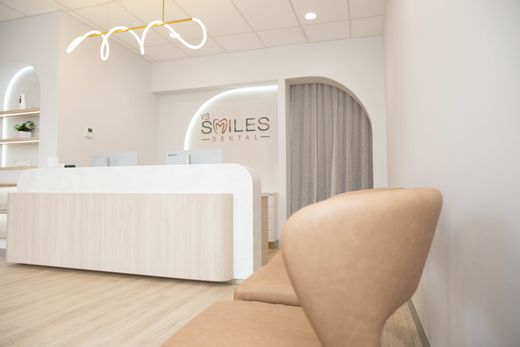 Reception lounge chair and front desk at Y3 Smiles Dental