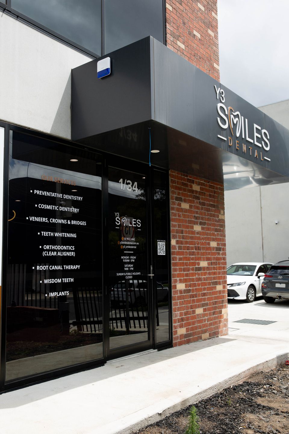 Street view of the Y3 Smiles Dental entrance and signage in Broadmeadows