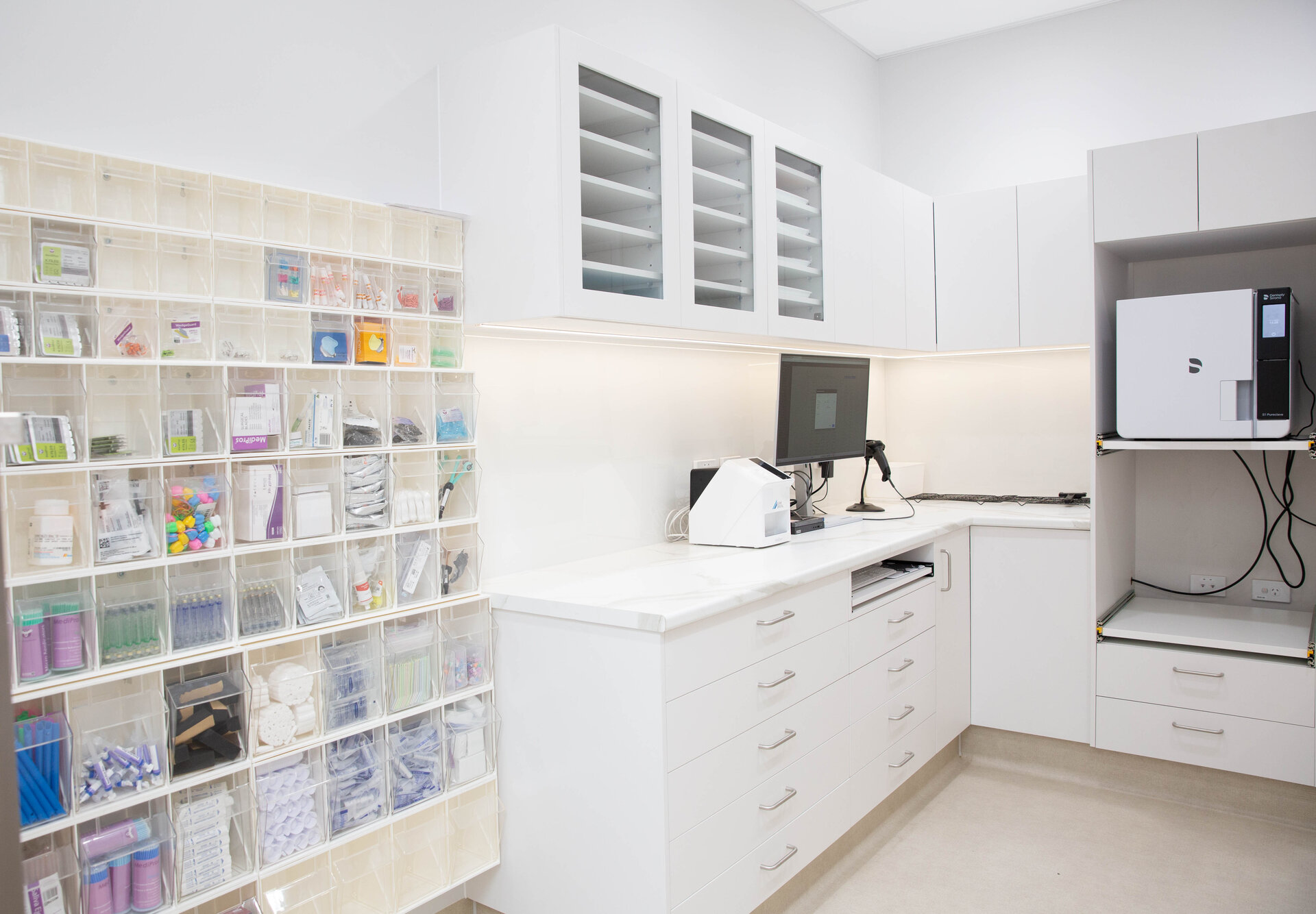 Y3 Smiles Dental treatment room equipment